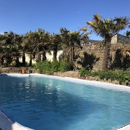 La Medina, Piscine Juillet Et Août, Jardin Botanique, Commerces &mer Surtainville