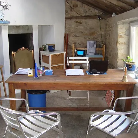 La Medina, Piscine Juillet Et Août, Jardin Botanique, Commerces &mer Couette-café