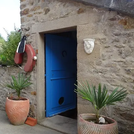La Medina, Piscine Juillet Et Août, Jardin Botanique, Commerces &mer Couette-café 3*